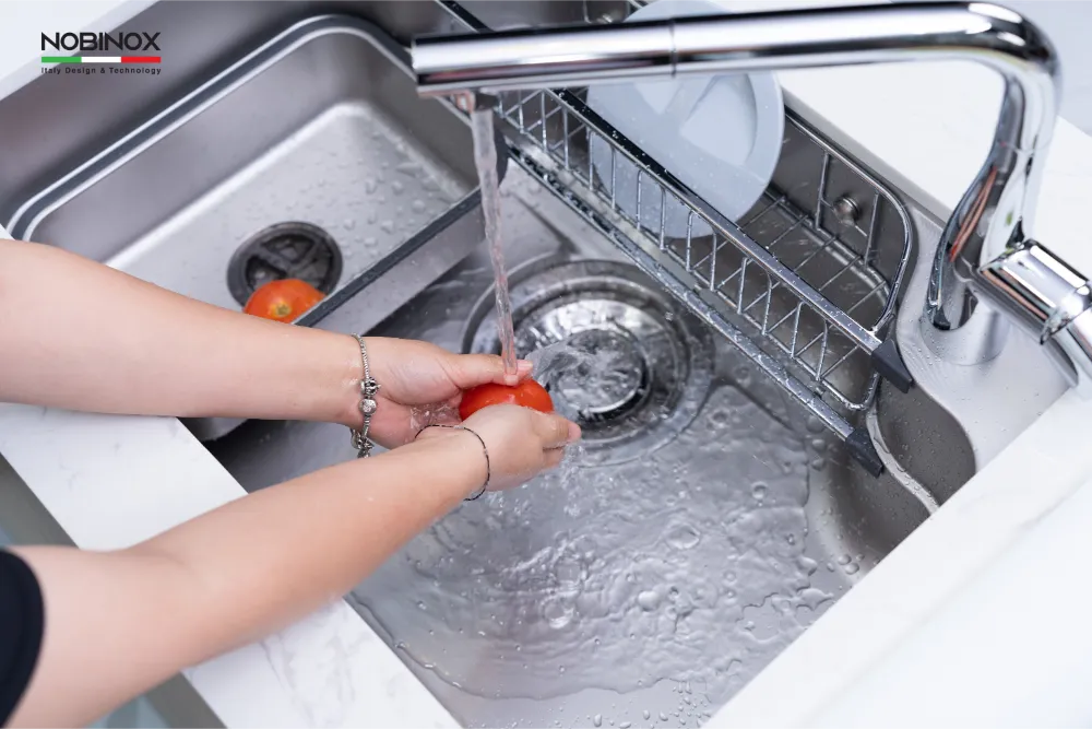 Chậu bếp LIKEN NL770D bề mặt vân siêu mịn. 