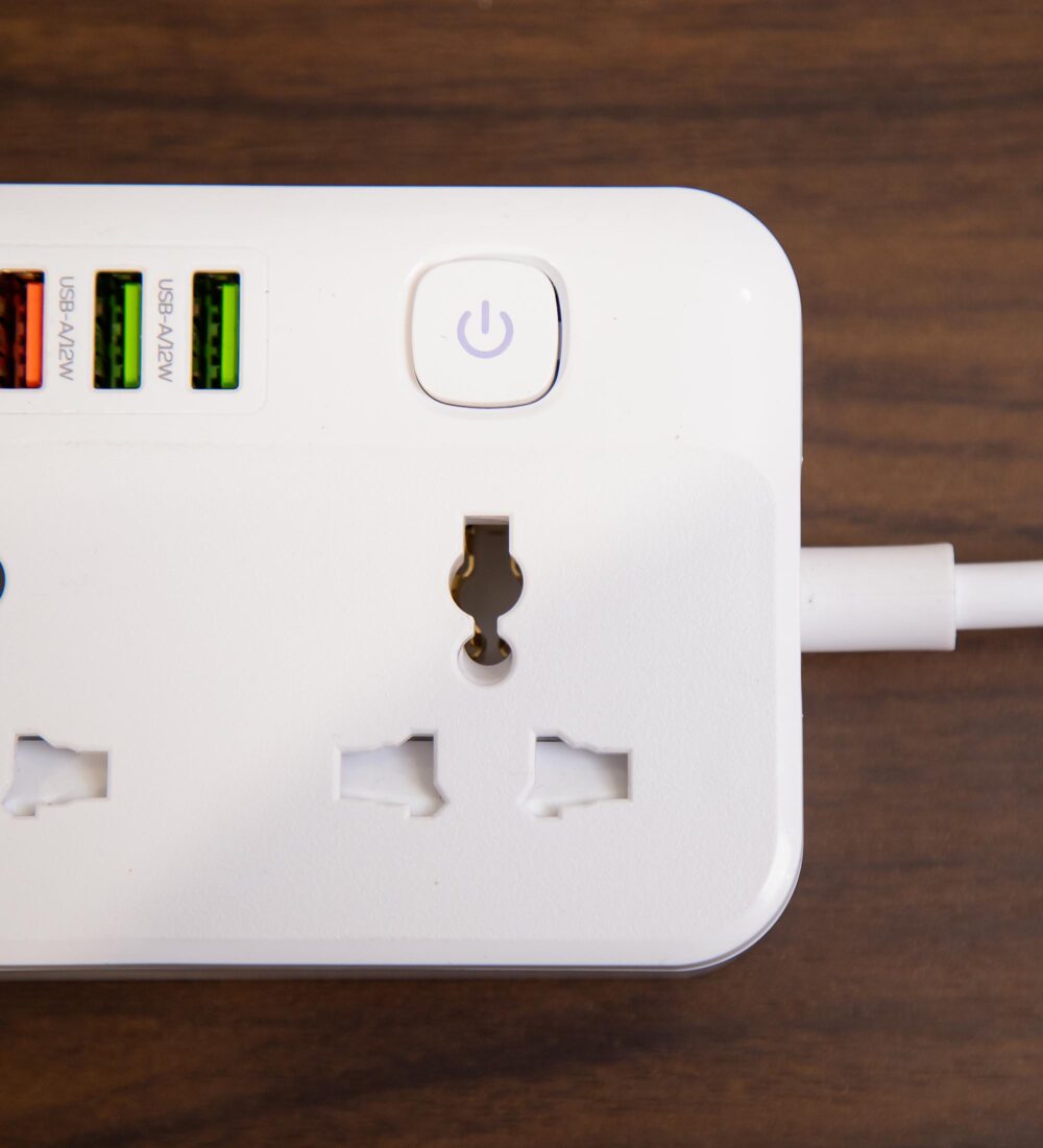 Ổ điện đa năng Lumias LM-C5614P 3M có 5 ổ cắm, 3 cổng USB