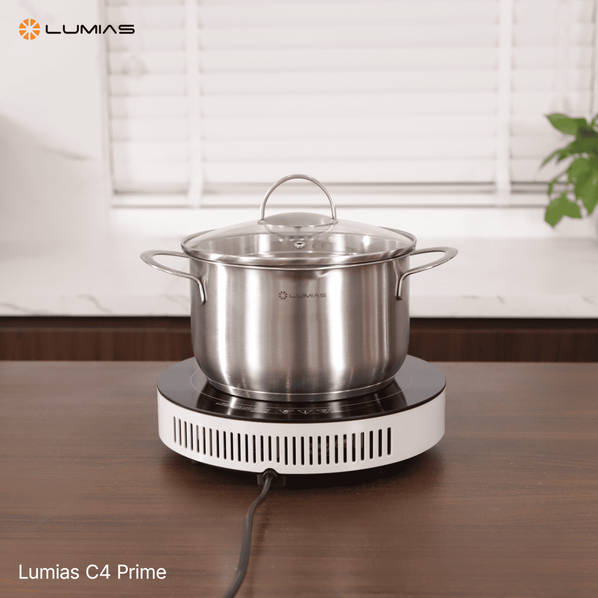 Bộ nồi xửng hấp inox Lumias C4 Prime  gồm nồi quánh 16cm, nồi luộc 20cm, nồi lớn 24cm và xửng hấp 24cm. 