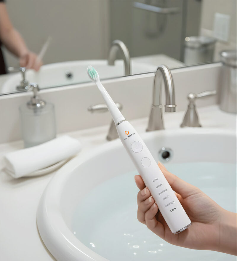 Bàn chải đánh răng điện SET-900 phù hợp với người muốn chăm sóc răng miệng hằng ngày bằng thiết bị dễ dùng
