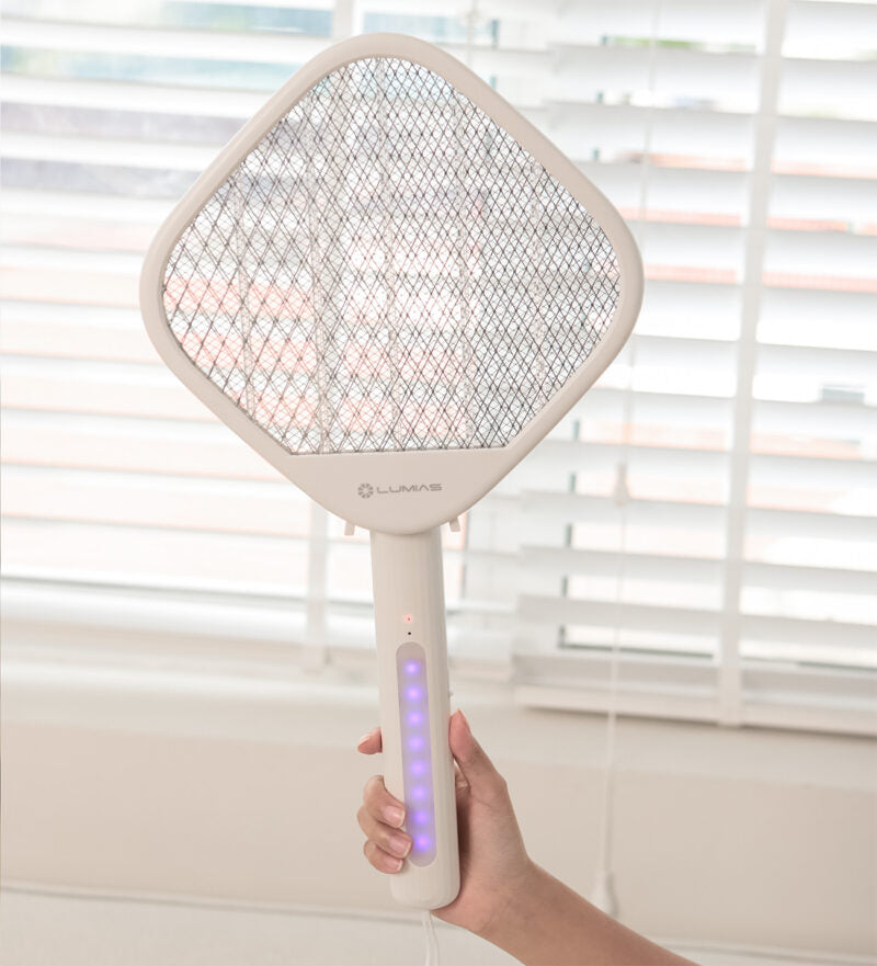 Vợt muỗi gấp gọn Lumias ESD-3500W Pro có thiết kế gập gọn tiện cất và dùng linh hoạt trong nhiều vị trí. 