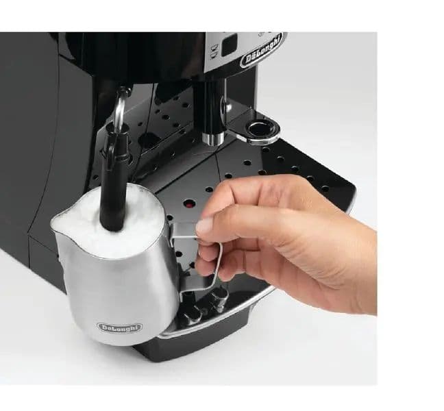 Máy pha cà phê Delonghi ECAM22.110.B có bình nước 1.8L