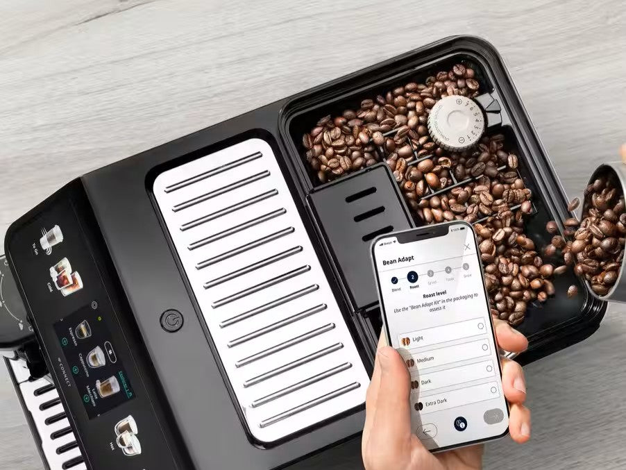 Máy phù hợp với gia đình có nhiều gu uống khác nhau, từ espresso nóng đến latte lạnh hoặc Cold Brew.
