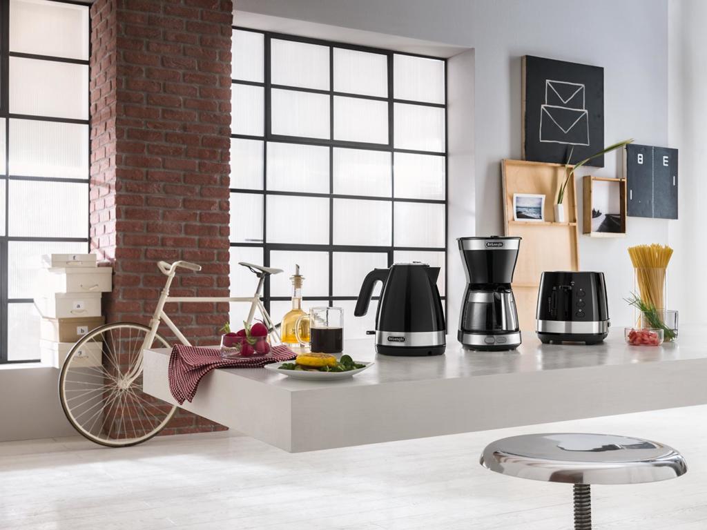 Máy pha cà phê Delonghi ICM12011.BK bình nước 0.65L