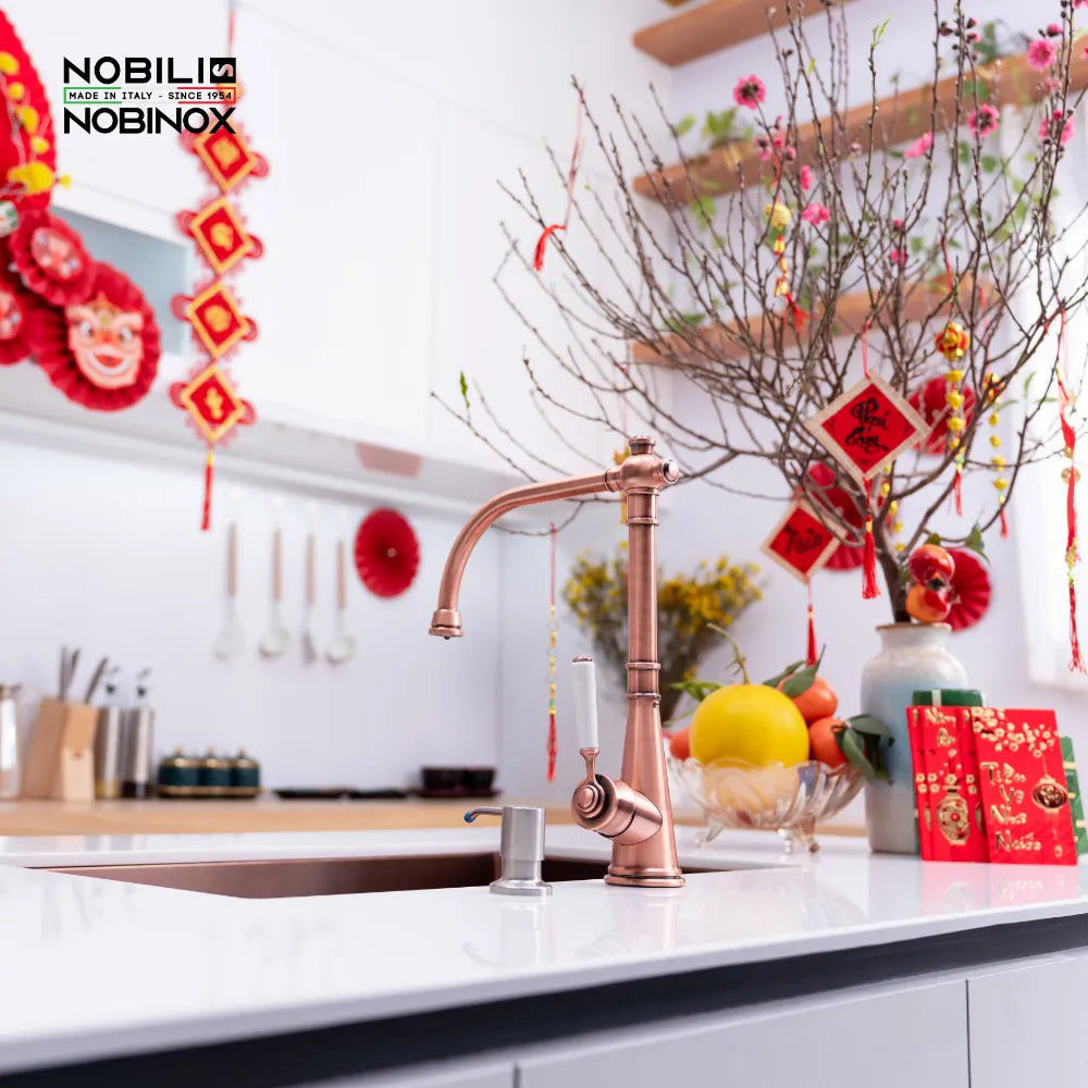 Vòi bếp Nobili CHARLIE NB255C màu Tuscany Red nổi bật