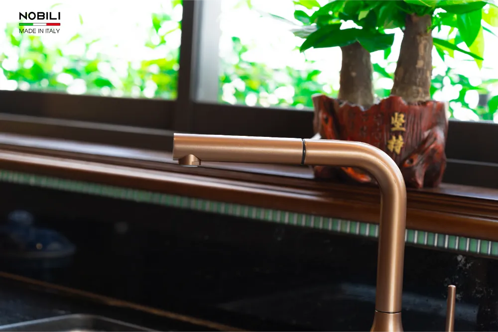 Vòi bếp Nobili MANIA Tabacco Matt NB217B tiện lợi
