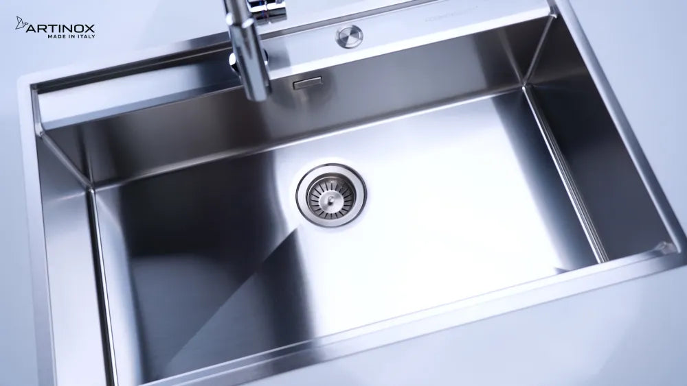Chậu bếp NEWGO NA830 Lòng chậu sâu 220 mm
