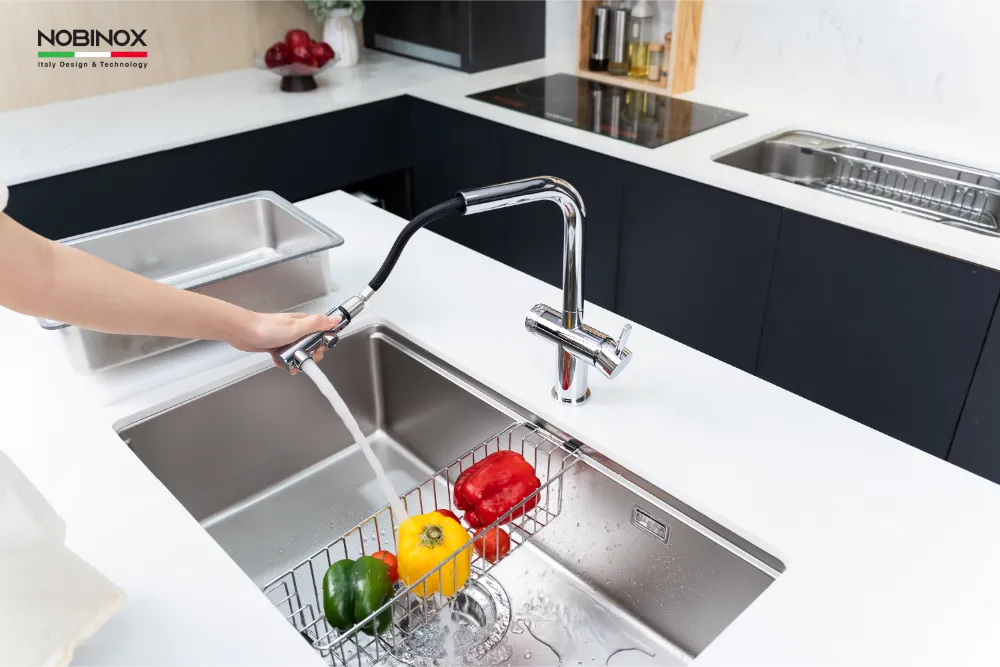 Vòi bếp MIRA NX333 dây rút nóng lạnh 