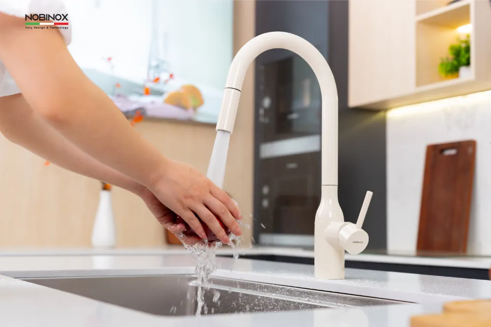 Vòi bếp Nobinox AQUA NX662T Dây rút màu Rose Gold

