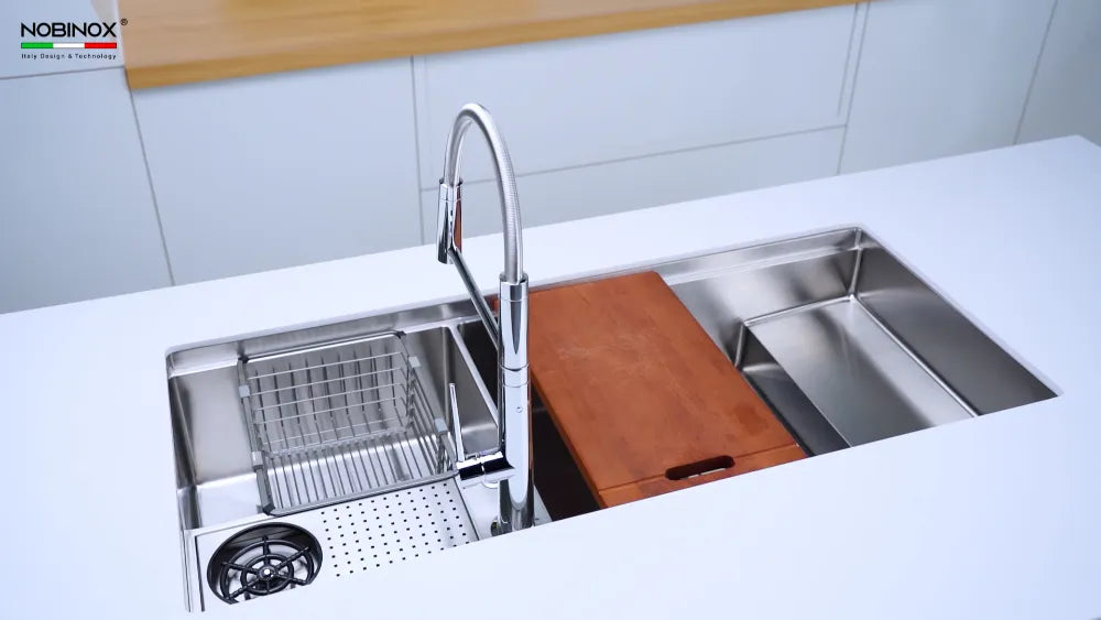 Chậu bếp RAZZIA NJ577  có xịt cốc 