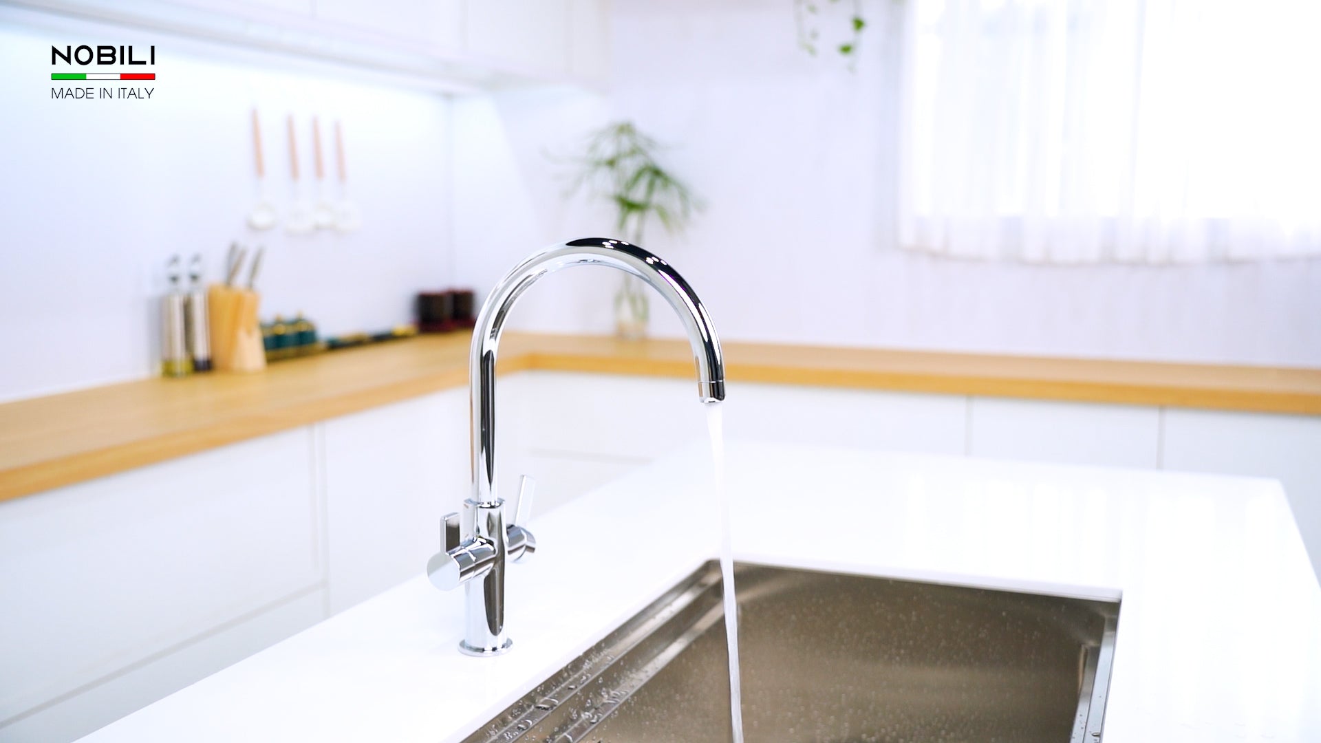 Vòi bếp Nobili SORA NB164 cao cấp