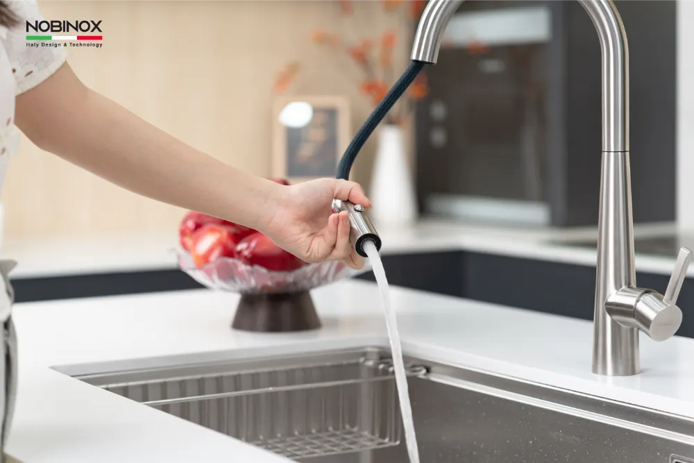 Nobinox WINTO NX501 có chiều cao 460 mm, đầu xả 2 chế độ